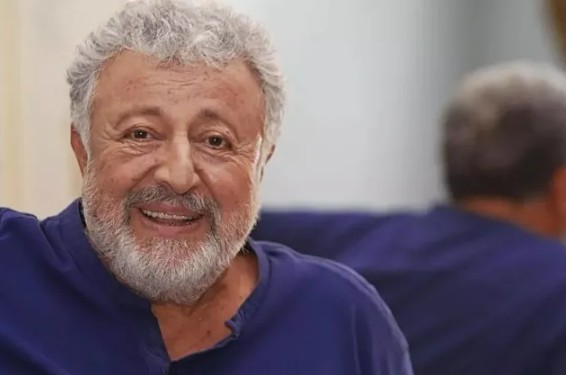 Babası Metin Akpınar'a açtığı tazminat davası ertelendi!